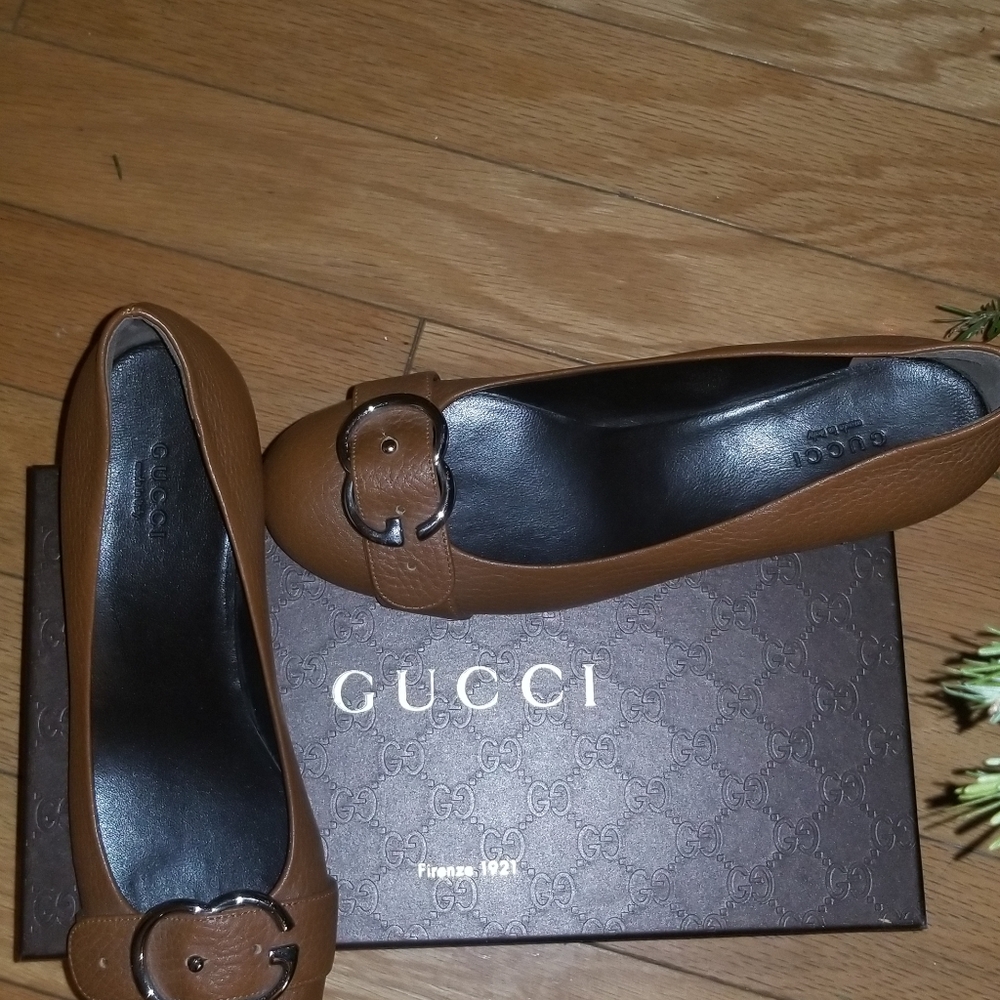 Gucci pumps